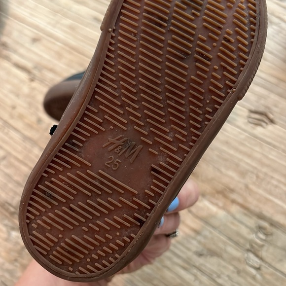 Set of 2 boys Boots - Picture 10 of 12